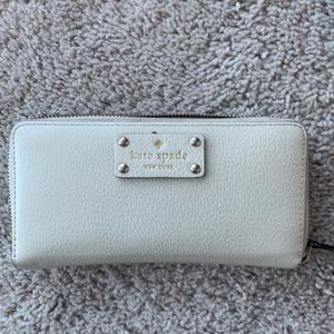 Kate Spade cream wallet